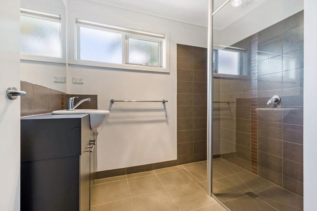Gallery: 2/9 McNeill Avenue