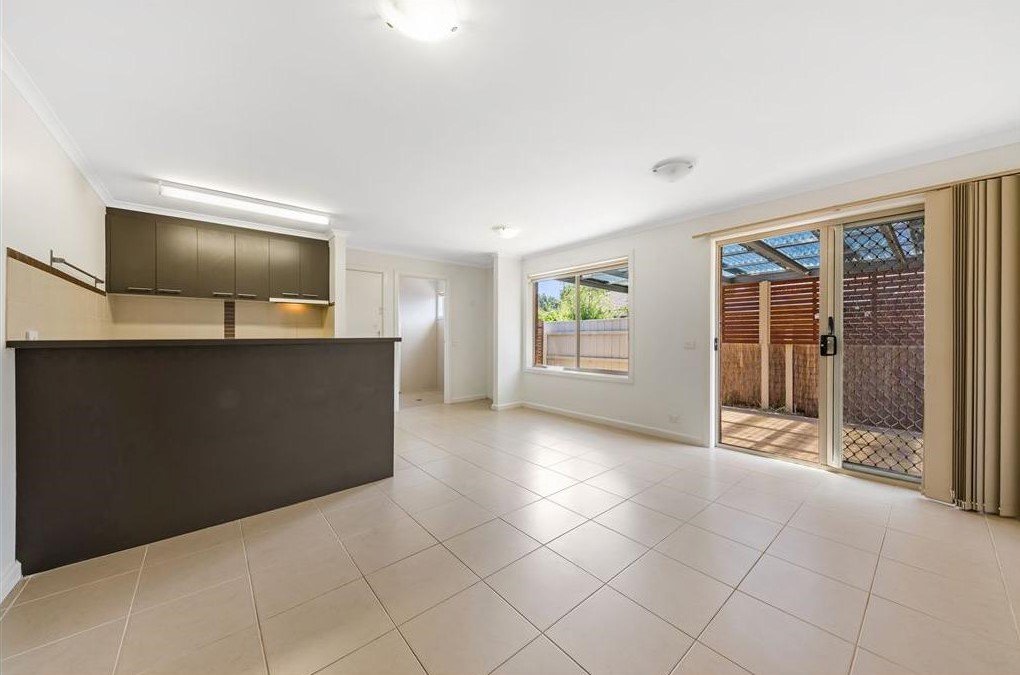 Gallery: 2/9 McNeill Avenue