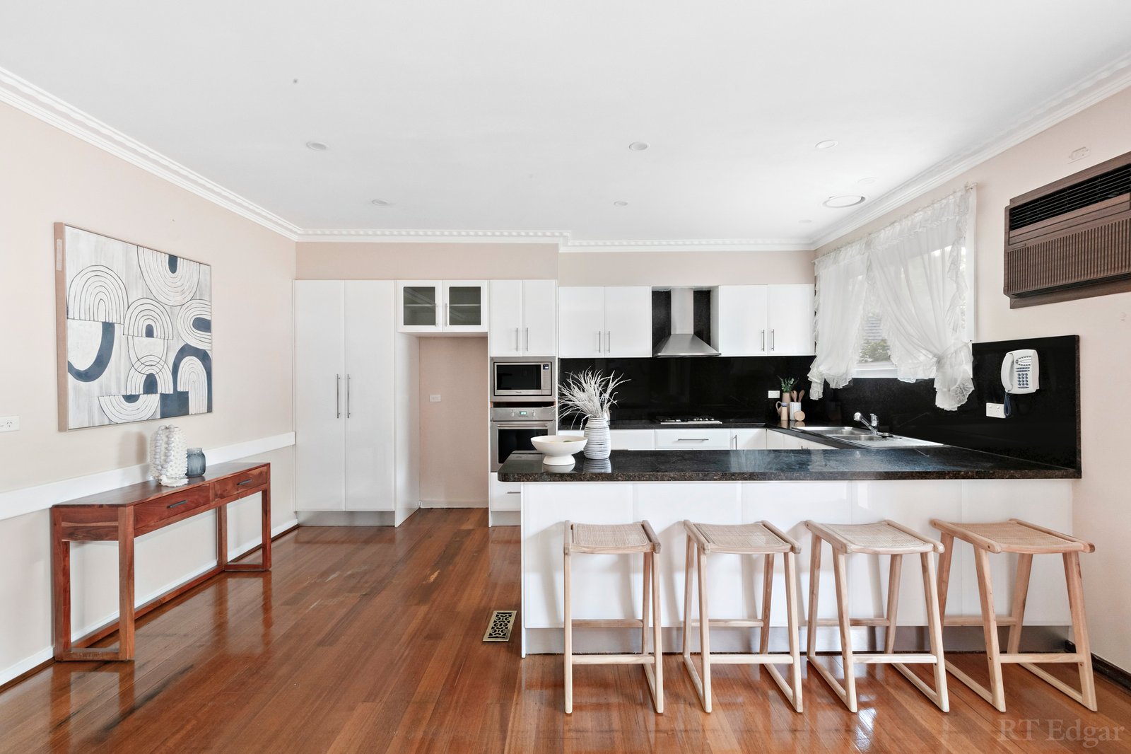 Real Estate and Property in 29 Mincha Avenue, Templestowe Lower, VIC