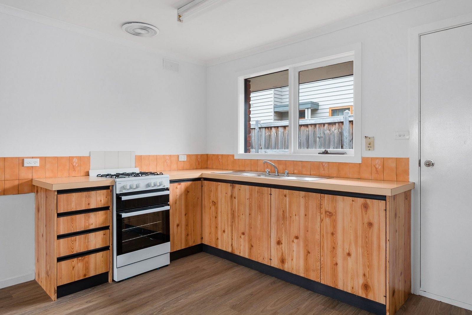 Real Estate and Property in 2/9 Mitchell Street, Kyneton, VIC