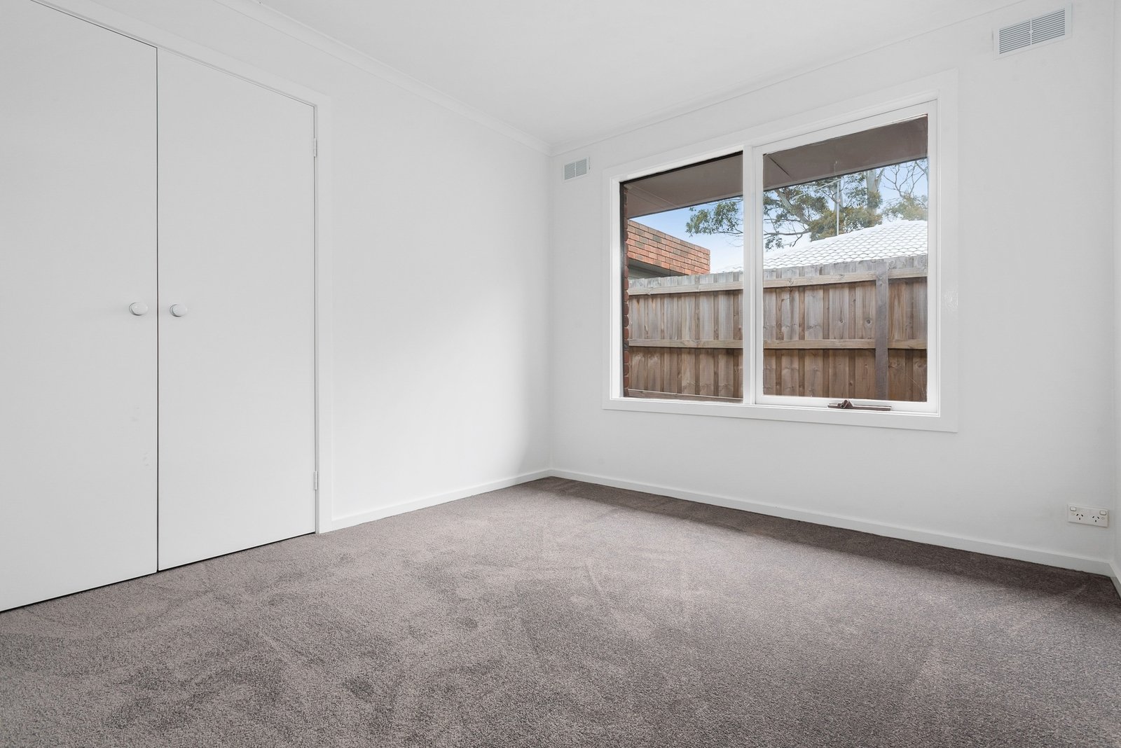 Real Estate and Property in 2/9 Mitchell Street, Kyneton, VIC