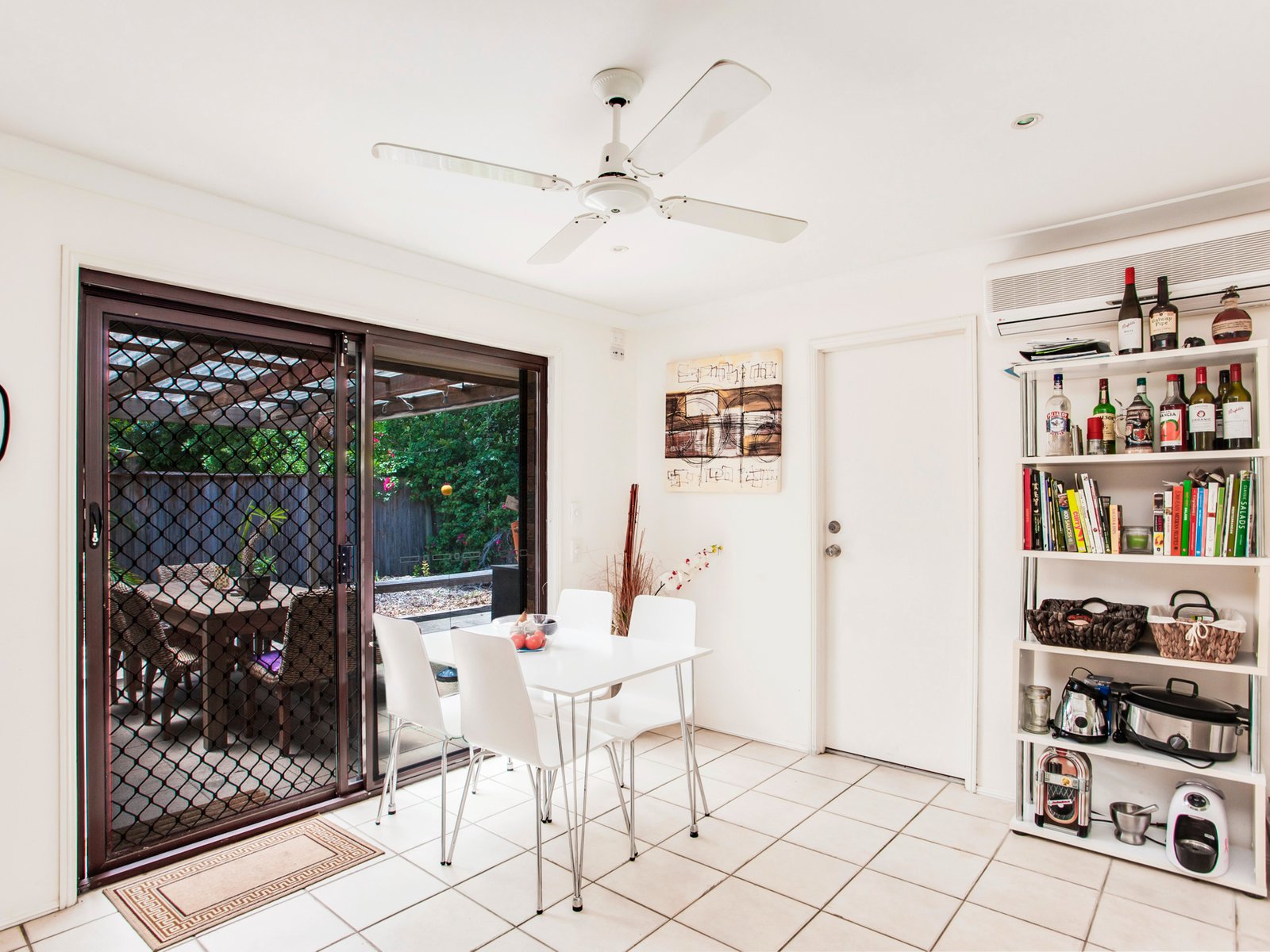 29 Montezuma Drive BURLEIGH WATERS 4
