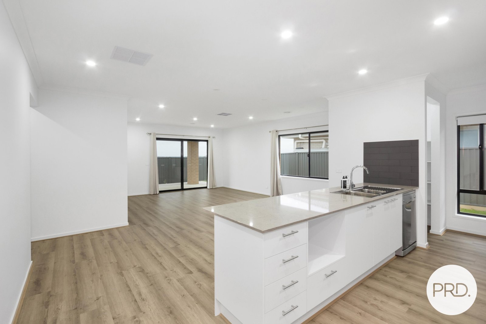 29 Moore Way LUCAS 5