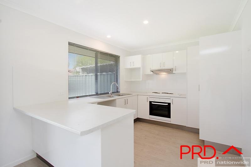 2/9 Morinda Way LABRADOR 3