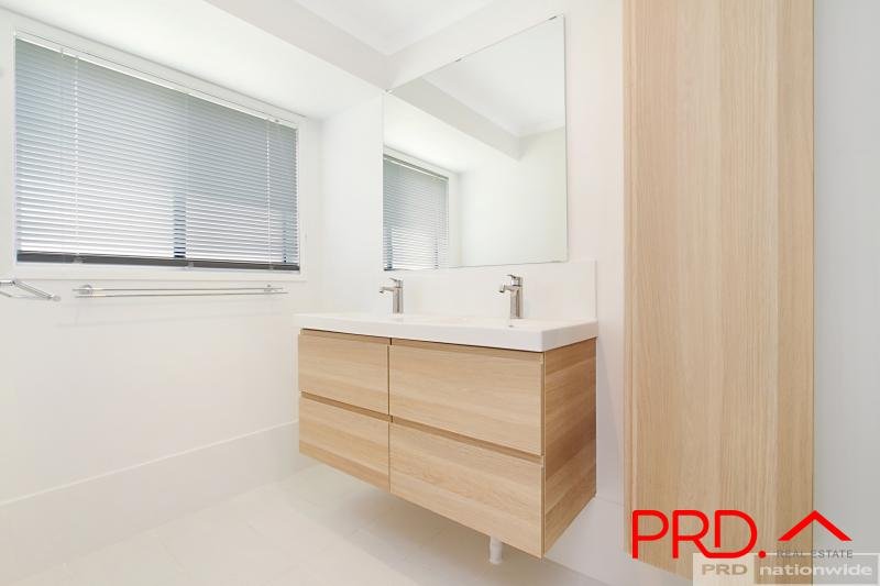 2/9 Morinda Way LABRADOR 5