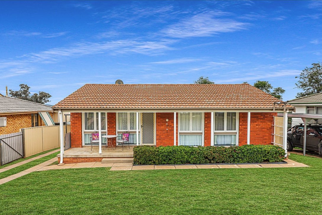 29 Mountview Crescent TAMWORTH 1