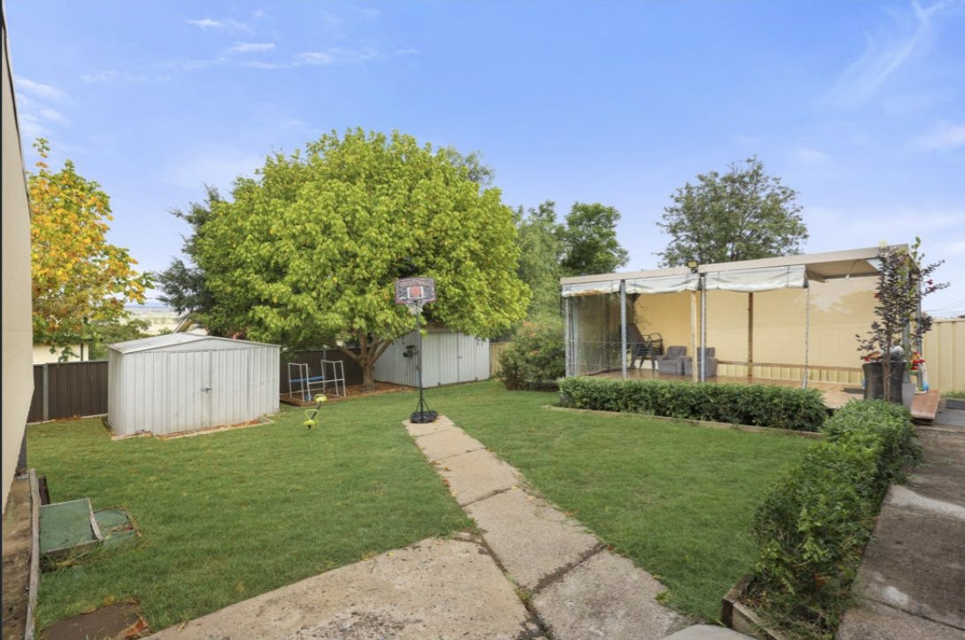 29 Mountview Crescent TAMWORTH 8