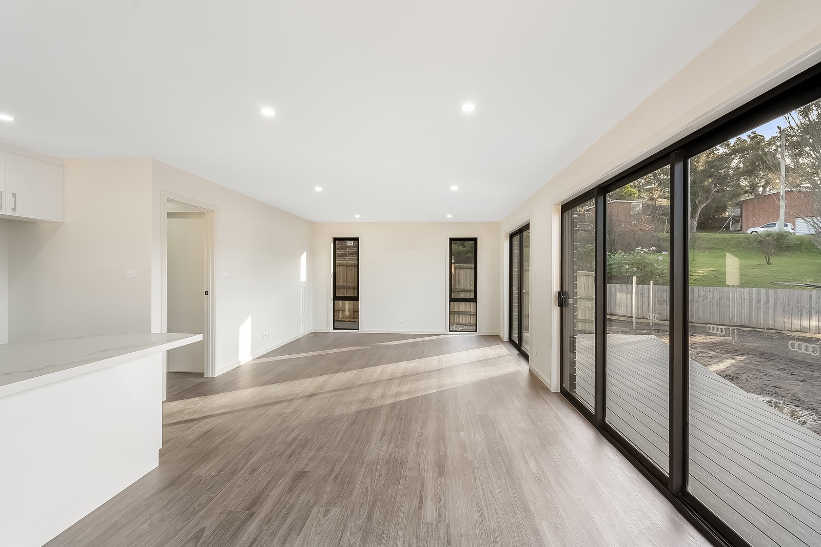 2/9 Nobel Drive NEW TOWN 5