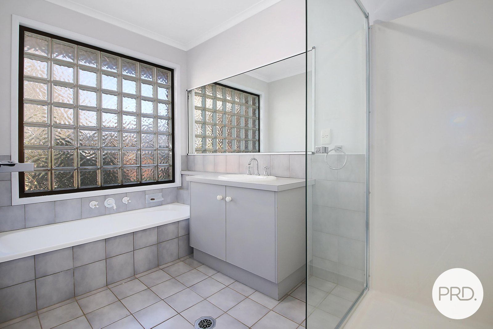 29 Nyanza Road TABLE TOP 6