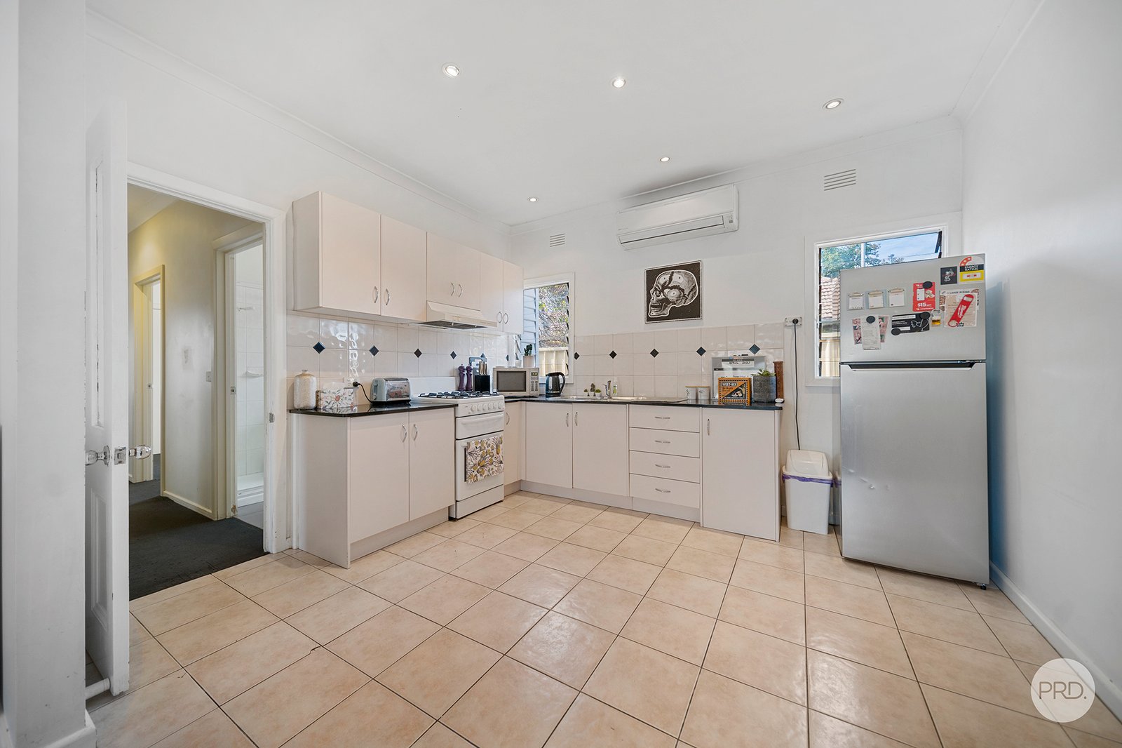 29 Oak Street GOLDEN SQUARE 3