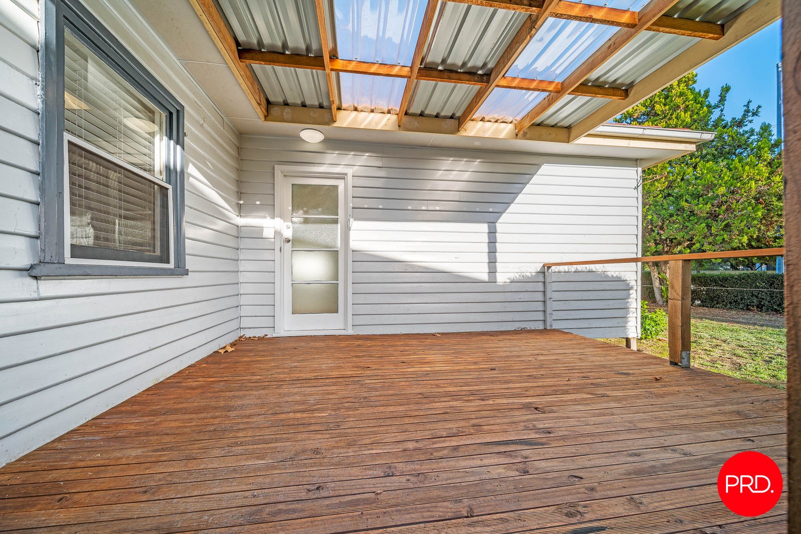 29 Oak Street GOLDEN SQUARE 3