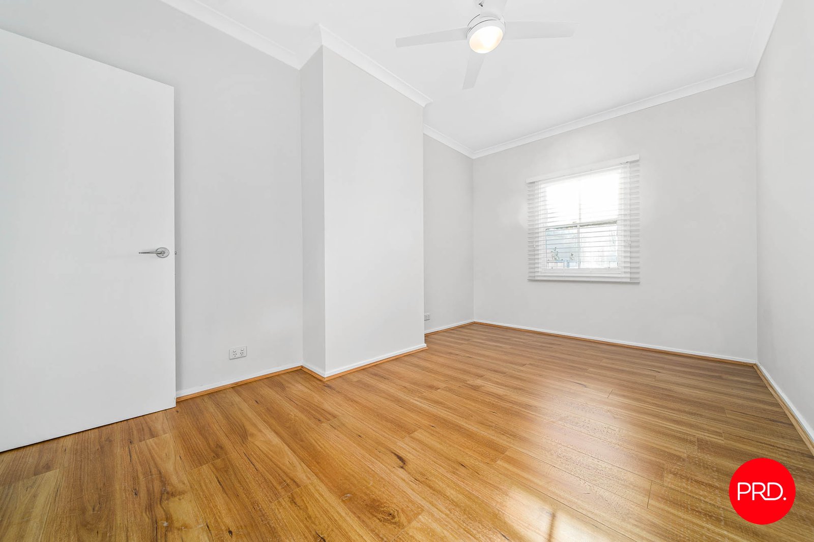 29 Oak Street GOLDEN SQUARE 8