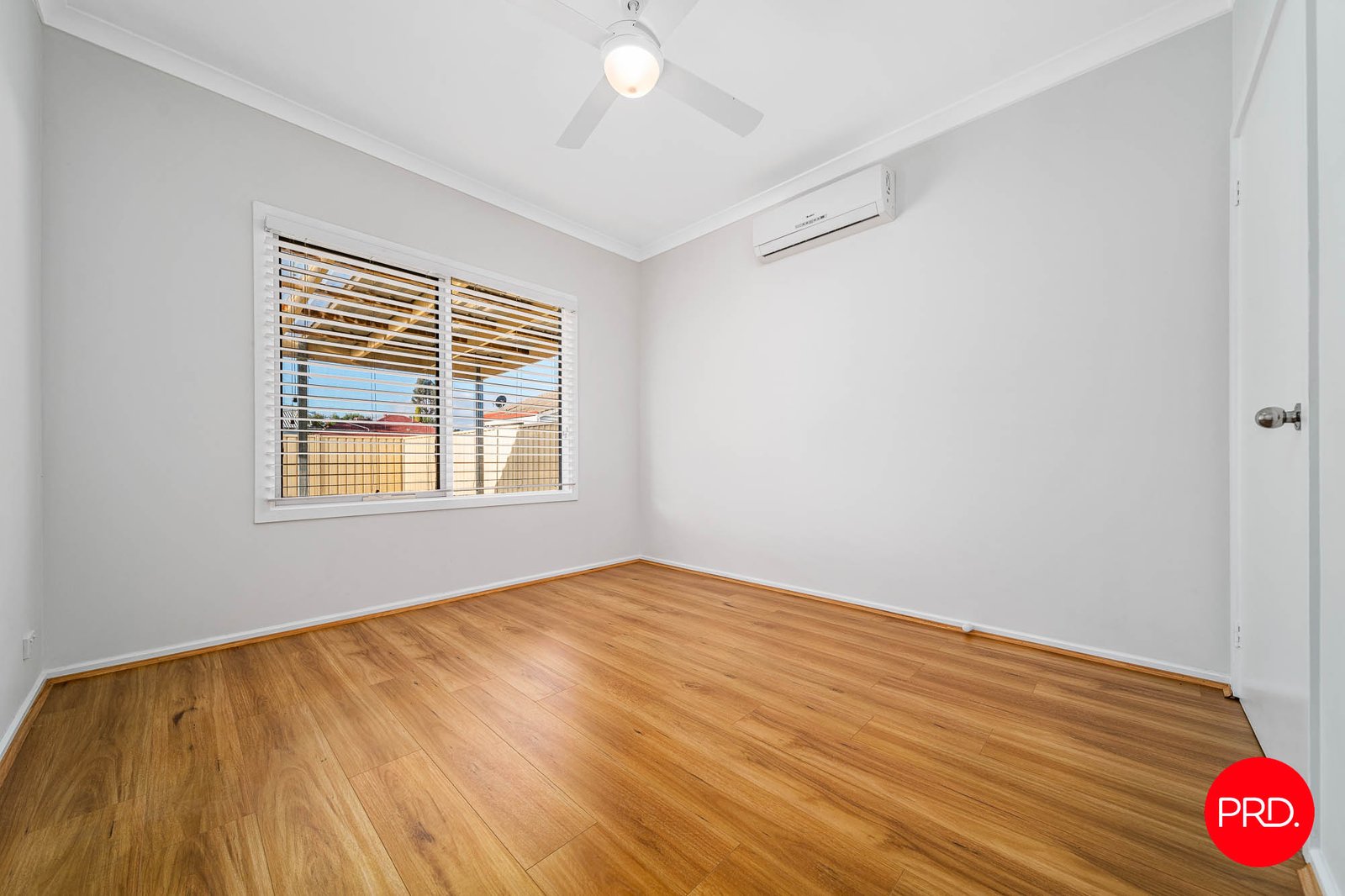 29 Oak Street GOLDEN SQUARE 10