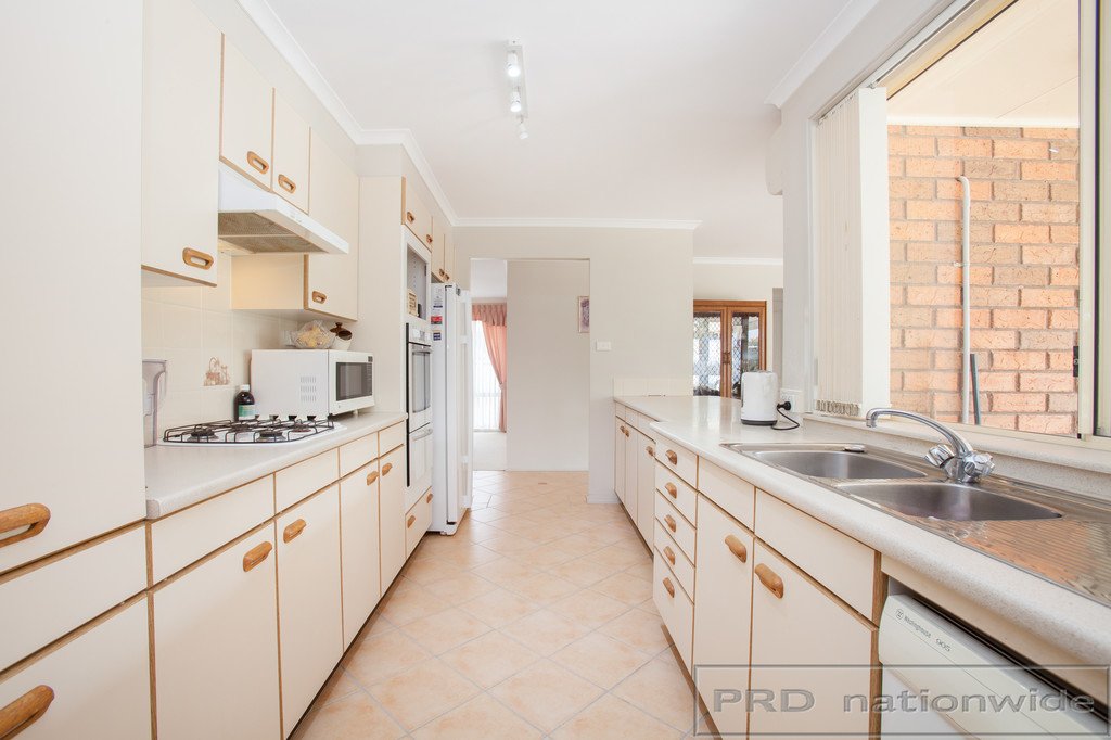 29 Pacific Crescent ASHTONFIELD 11
