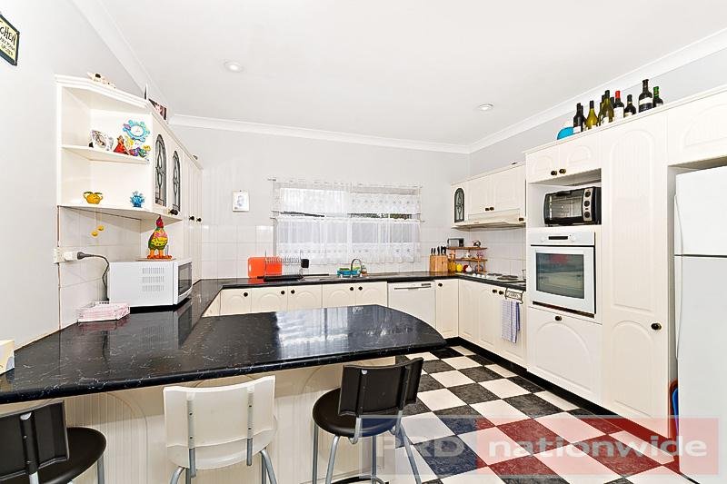 29 Park Road EAST HILLS 4