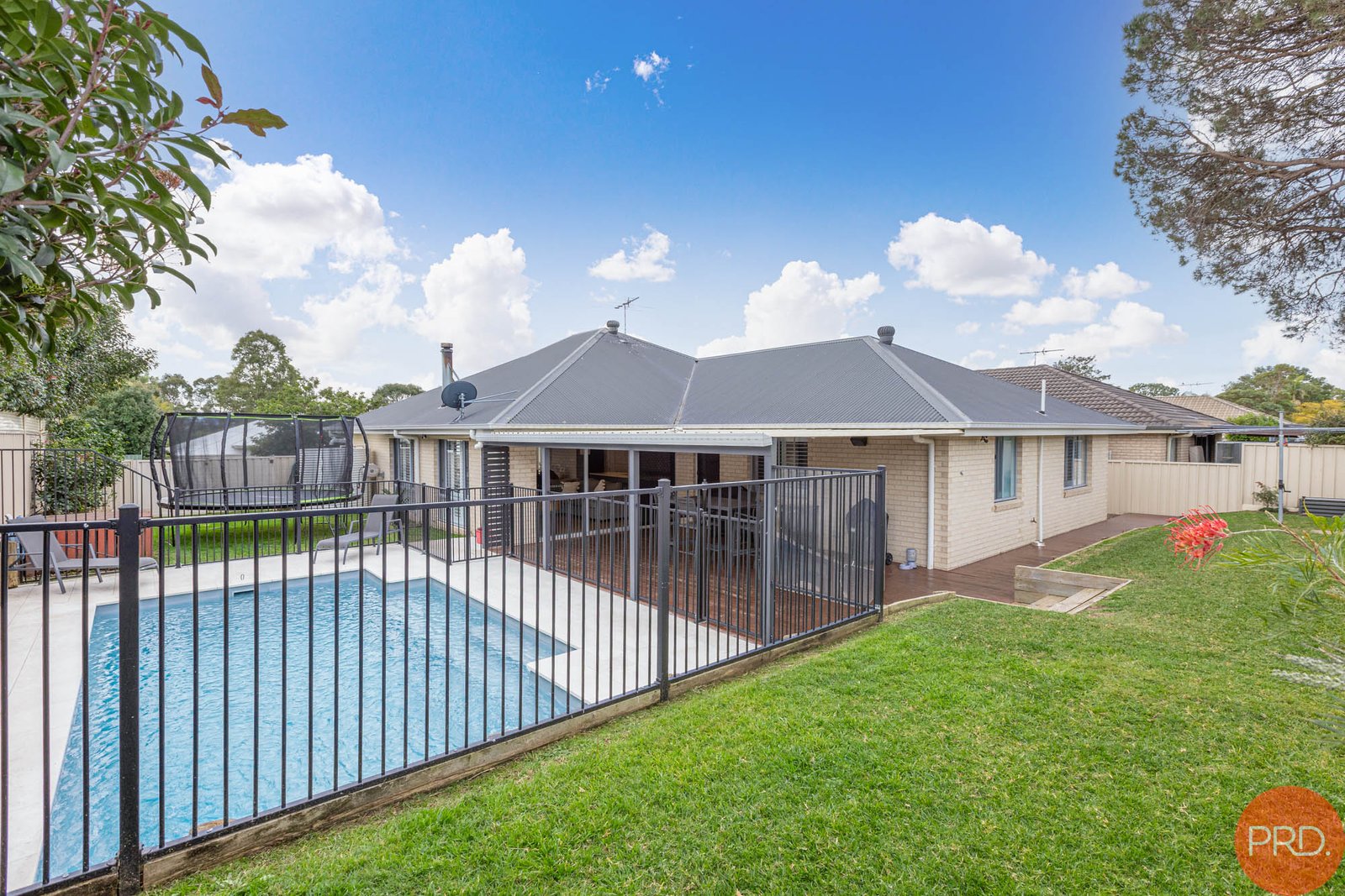 29 Parklands Road LARGS 17