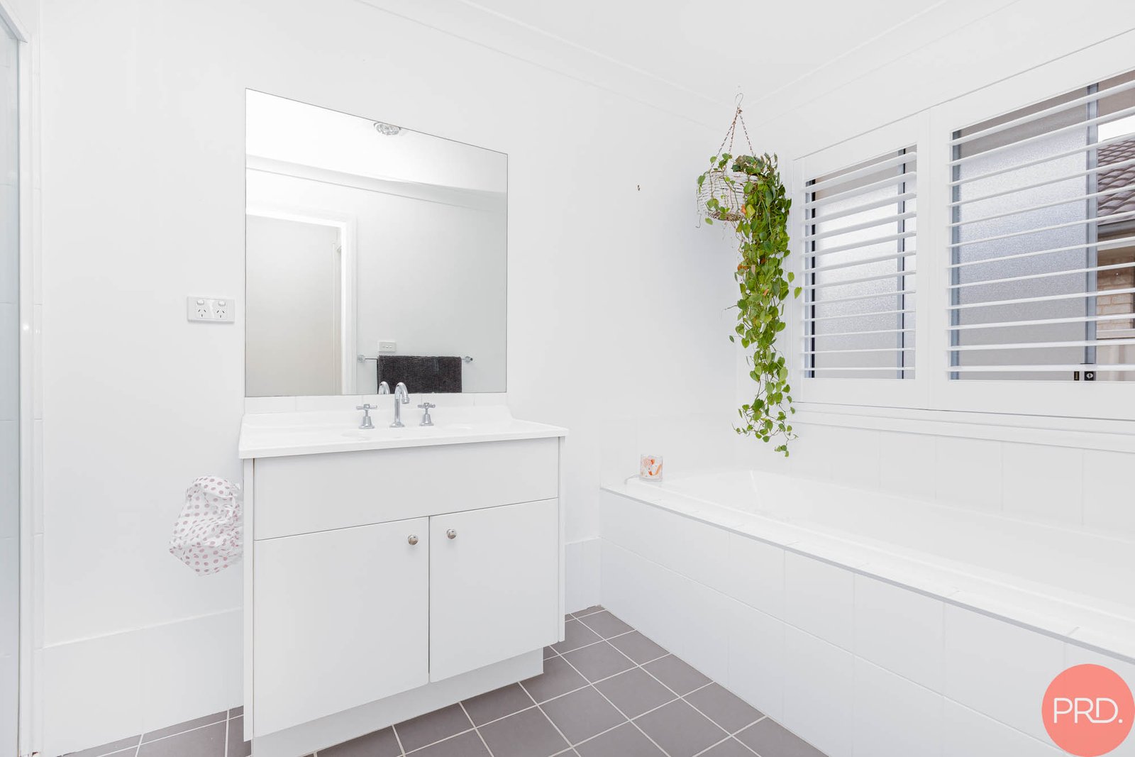 29 Parklands Road LARGS 26