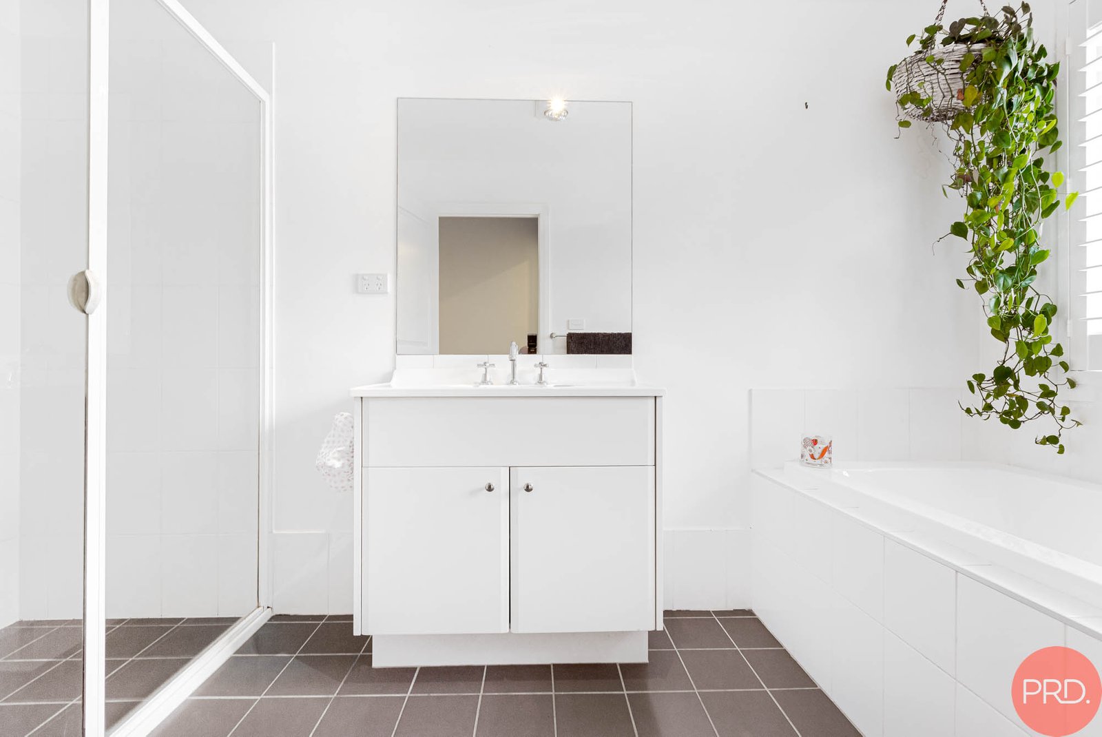 29 Parklands Road LARGS 27