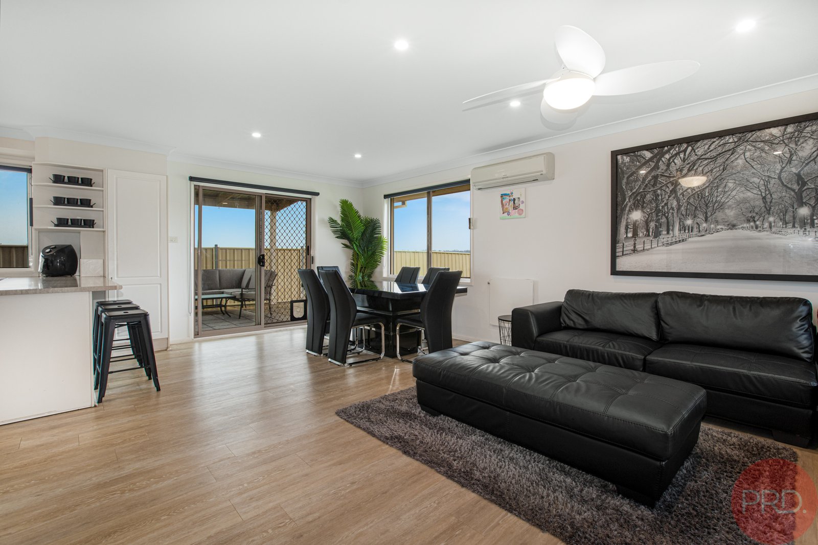 29 Parkside Crescent THORNTON 3