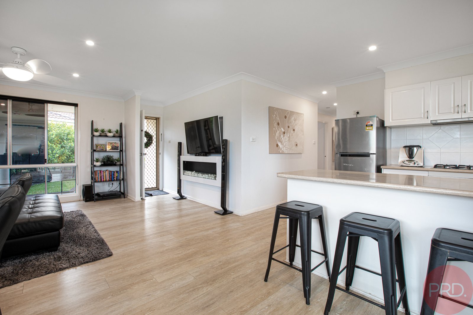 29 Parkside Crescent THORNTON 5