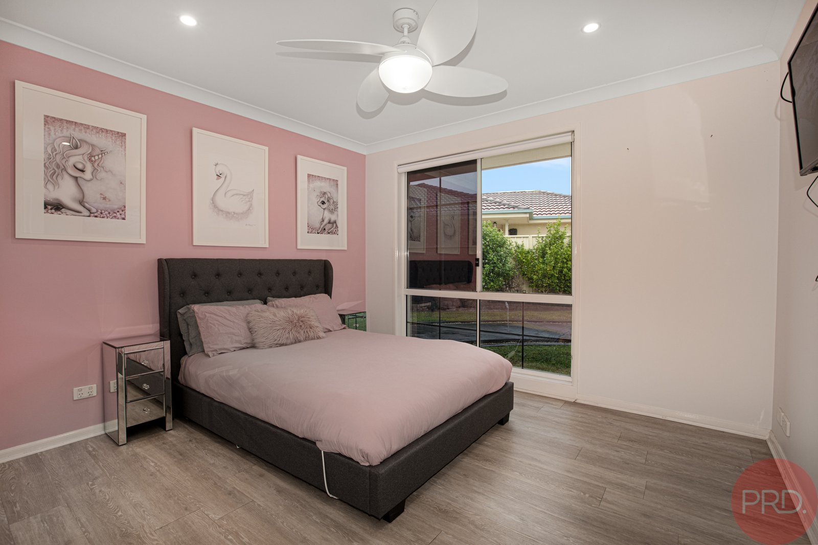 29 Parkside Crescent THORNTON 9