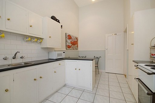 Gallery: 2/9 Pevensey Crescent