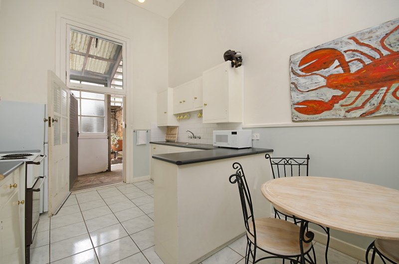 Gallery: 2/9 Pevensey Crescent