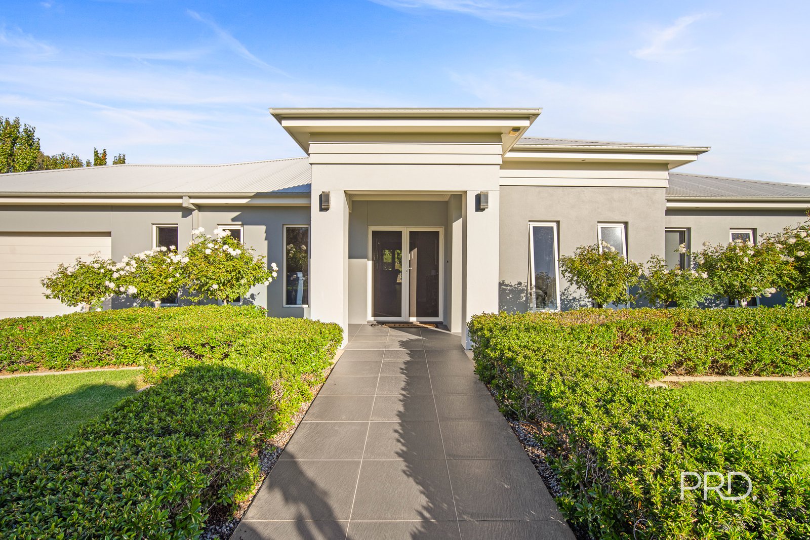 29 Plunkett Drive LAKE ALBERT 1
