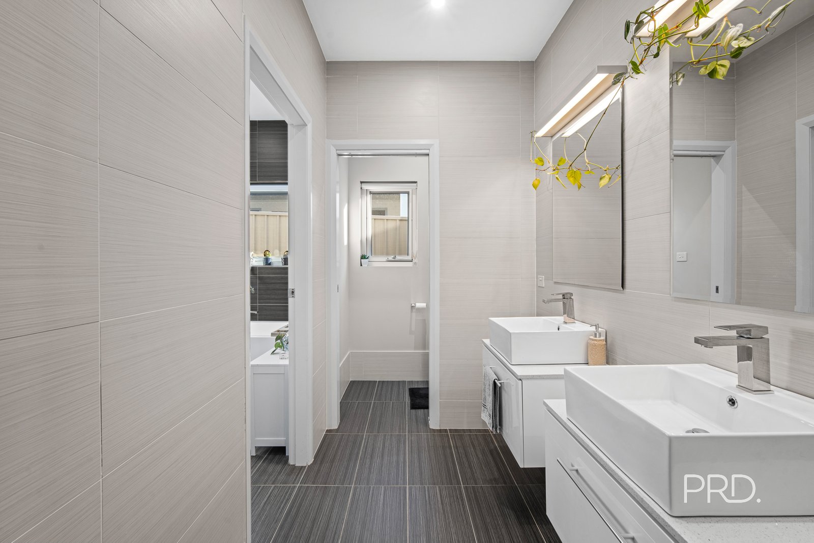 29 Plunkett Drive LAKE ALBERT 17