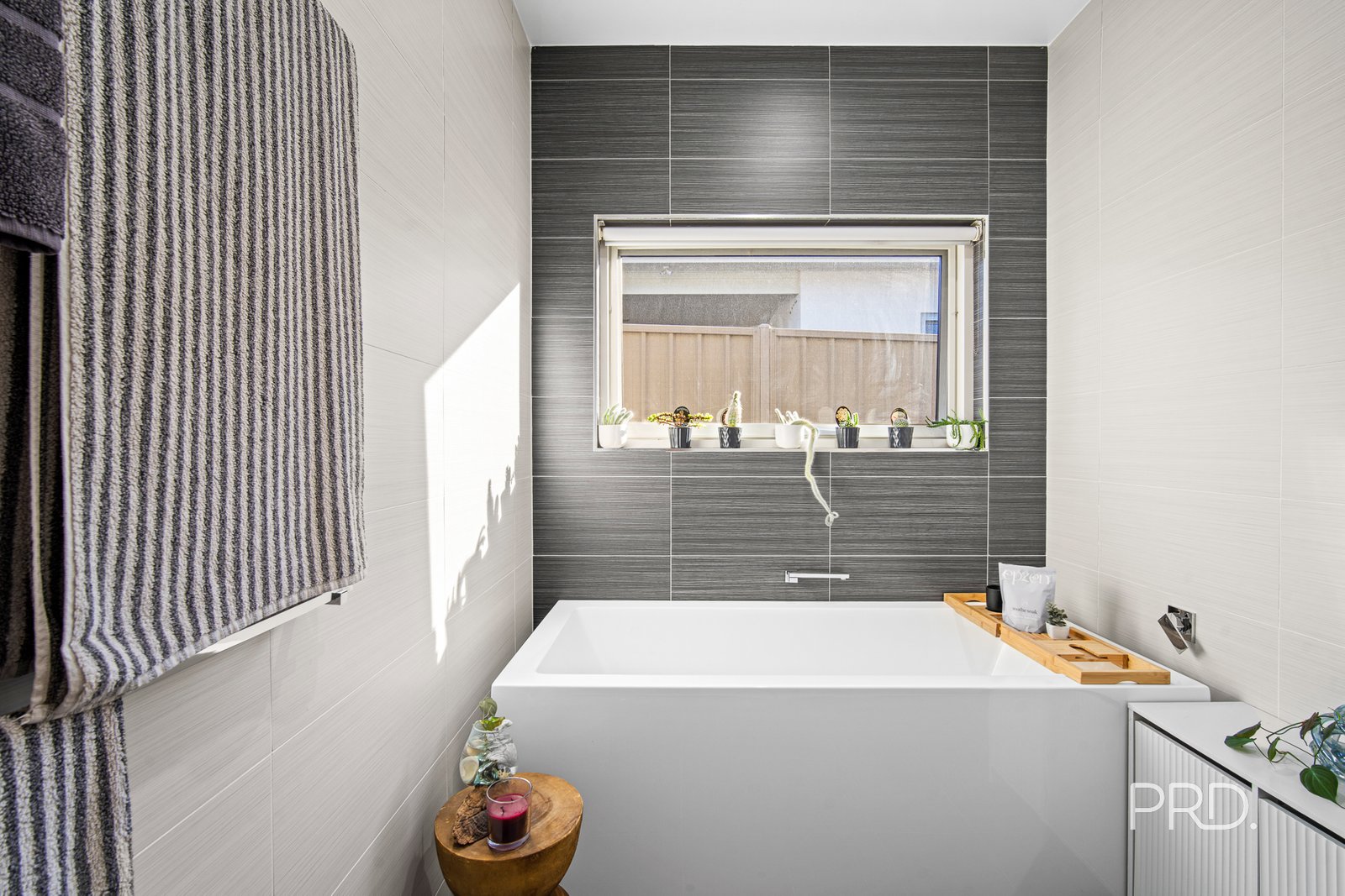 29 Plunkett Drive LAKE ALBERT 19