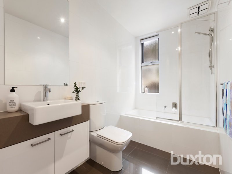 Gallery: 2/9 Poets Grove