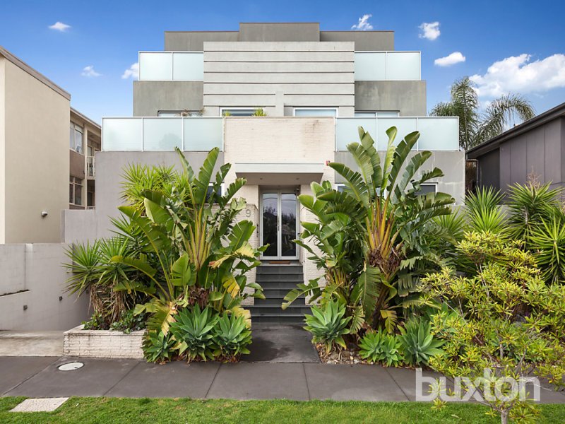Gallery: 2/9 Poets Grove