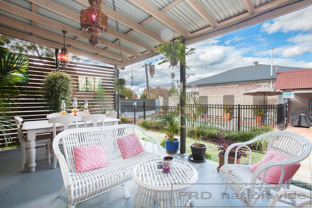 29 Queen Street LORN 8