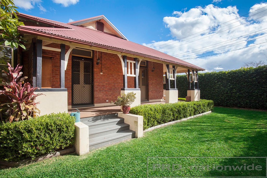 29 Queen Street LORN 18