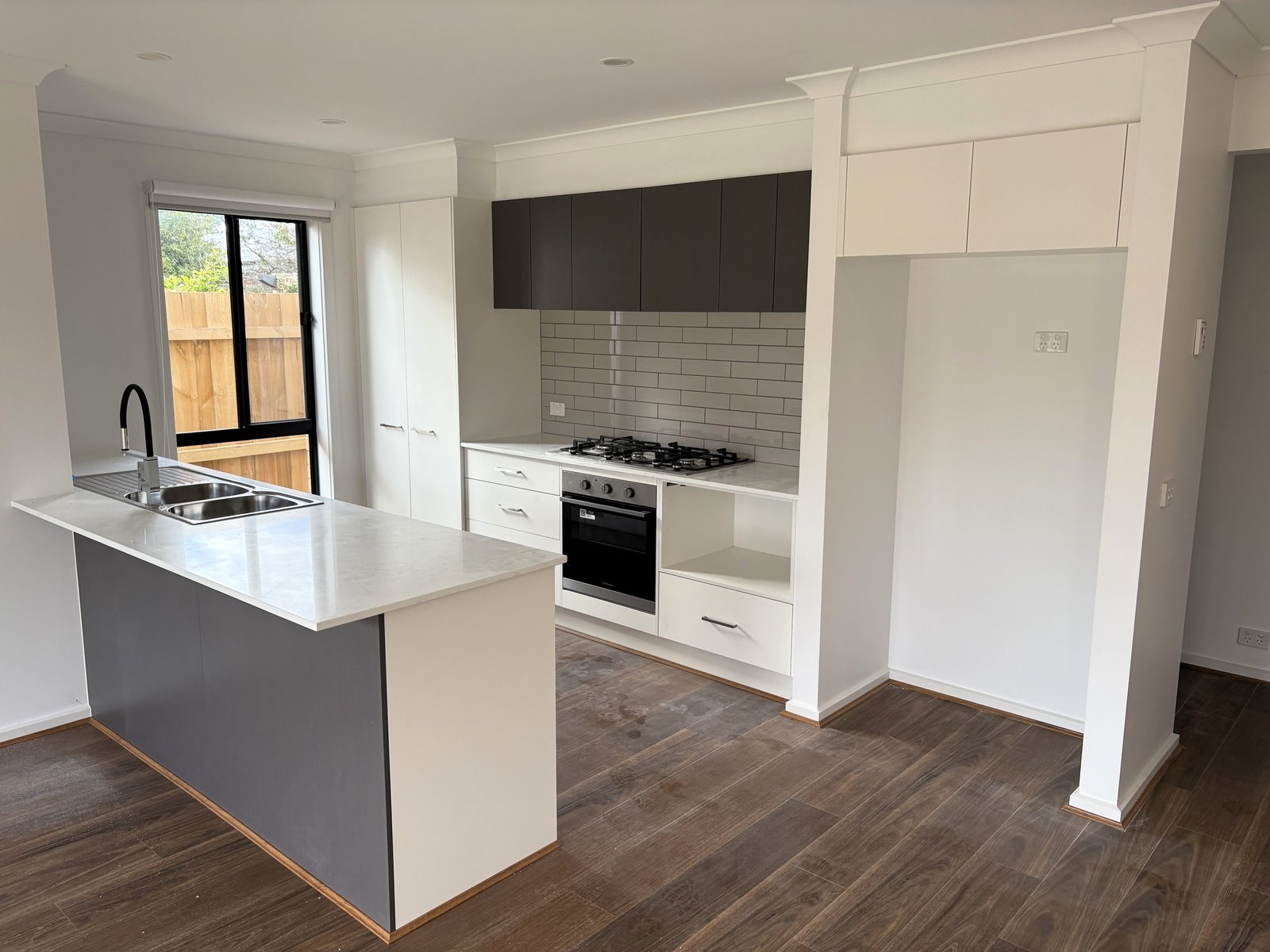 Gallery: 2/9 Roslyn Road