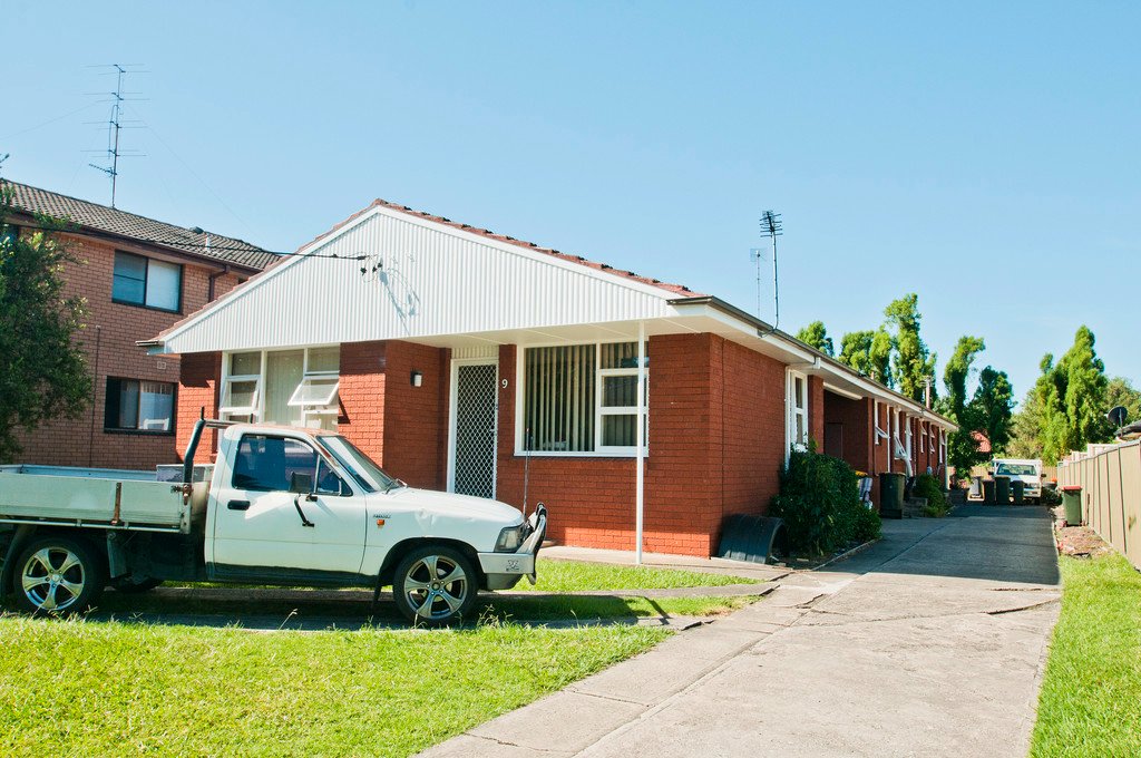 2/9 St Lukes Ave  BROWNSVILLE 1