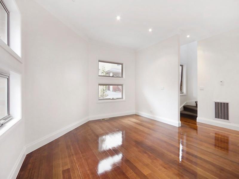 Gallery: 2/9 Sunderland Avenue