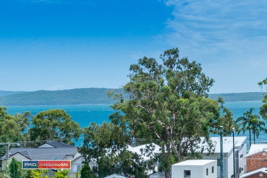 2/9 The Peninsula  CORLETTE 5