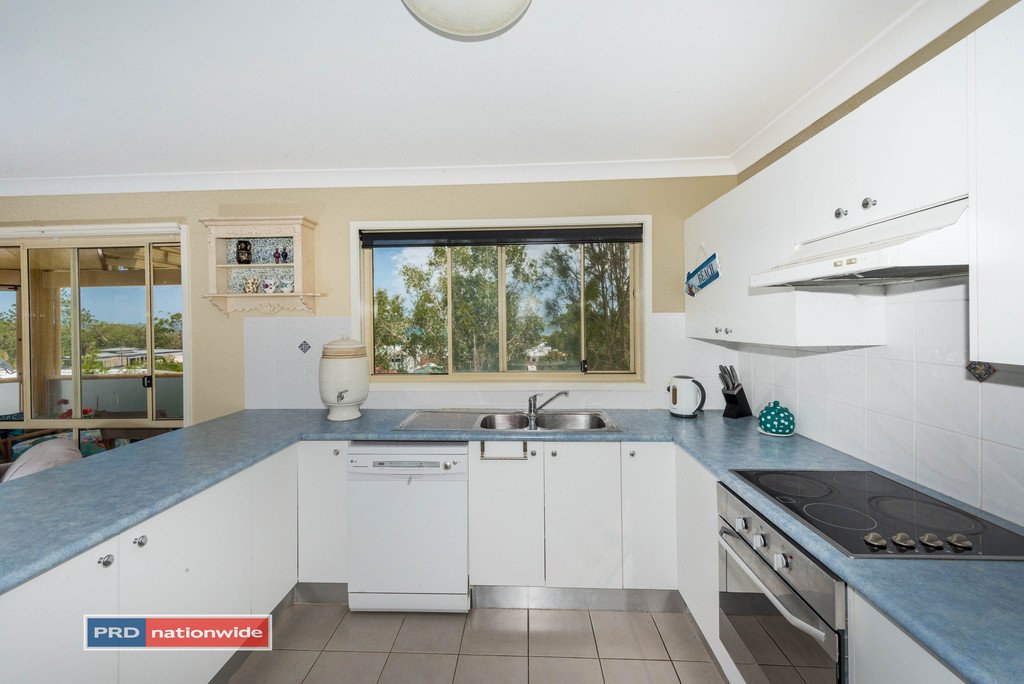 2/9 The Peninsula  CORLETTE 14