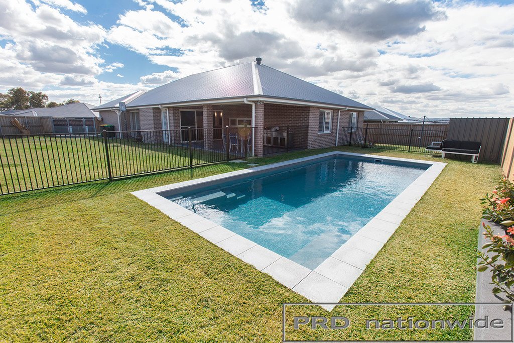 29 Threadtail Street CHISHOLM 7