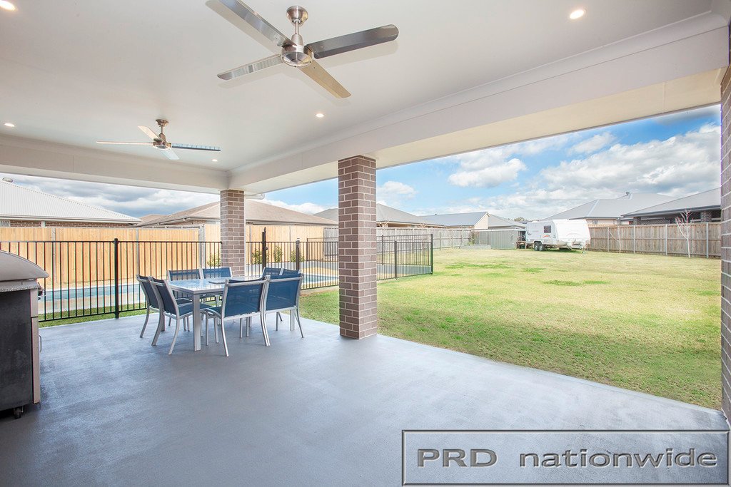 29 Threadtail Street CHISHOLM 8