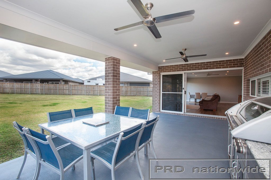29 Threadtail Street CHISHOLM 10