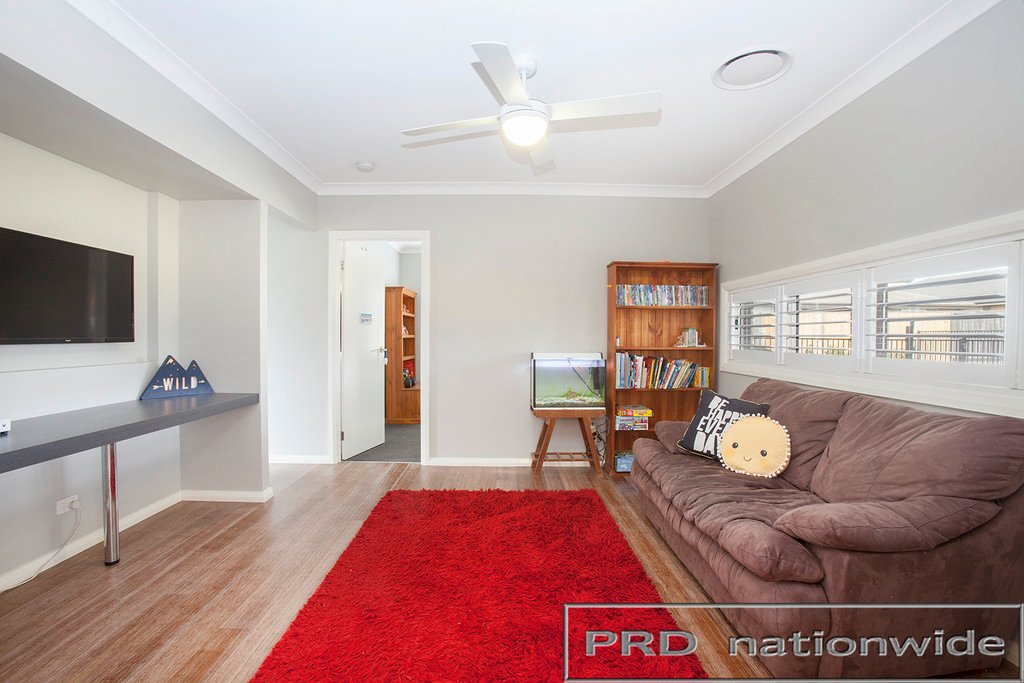 29 Threadtail Street CHISHOLM 20