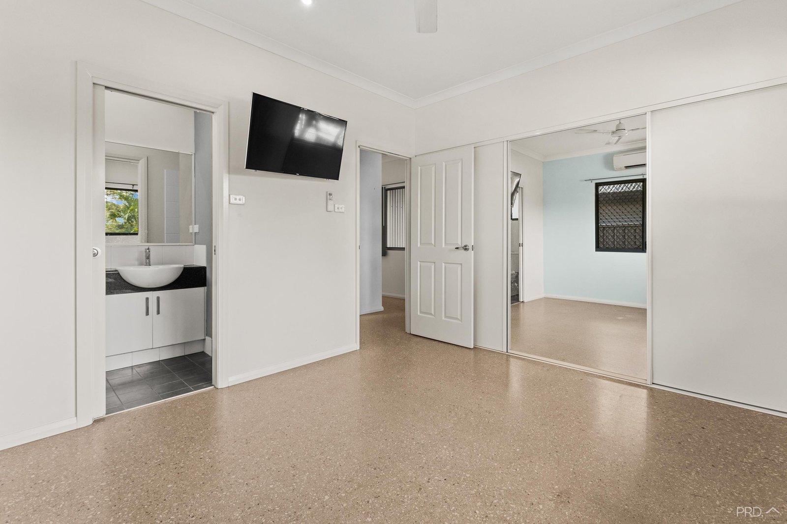 29 Tokumaru Bend BILINGURR 7