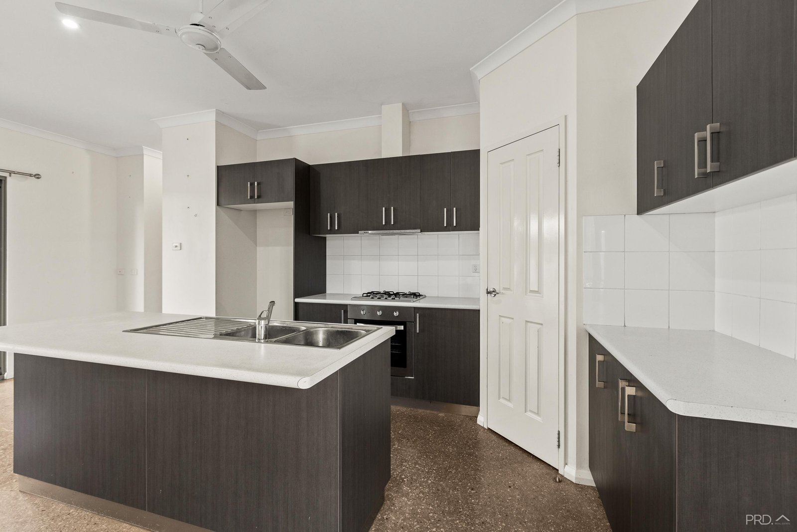 29 Tokumaru Bend BILINGURR 15