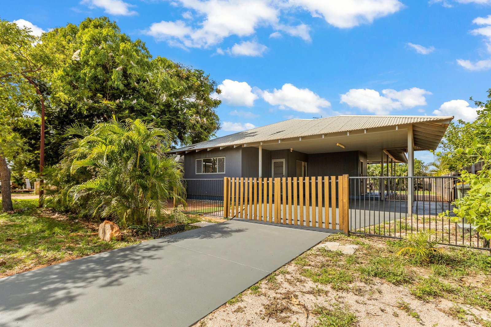 29 Tokumaru Bend BILINGURR 26