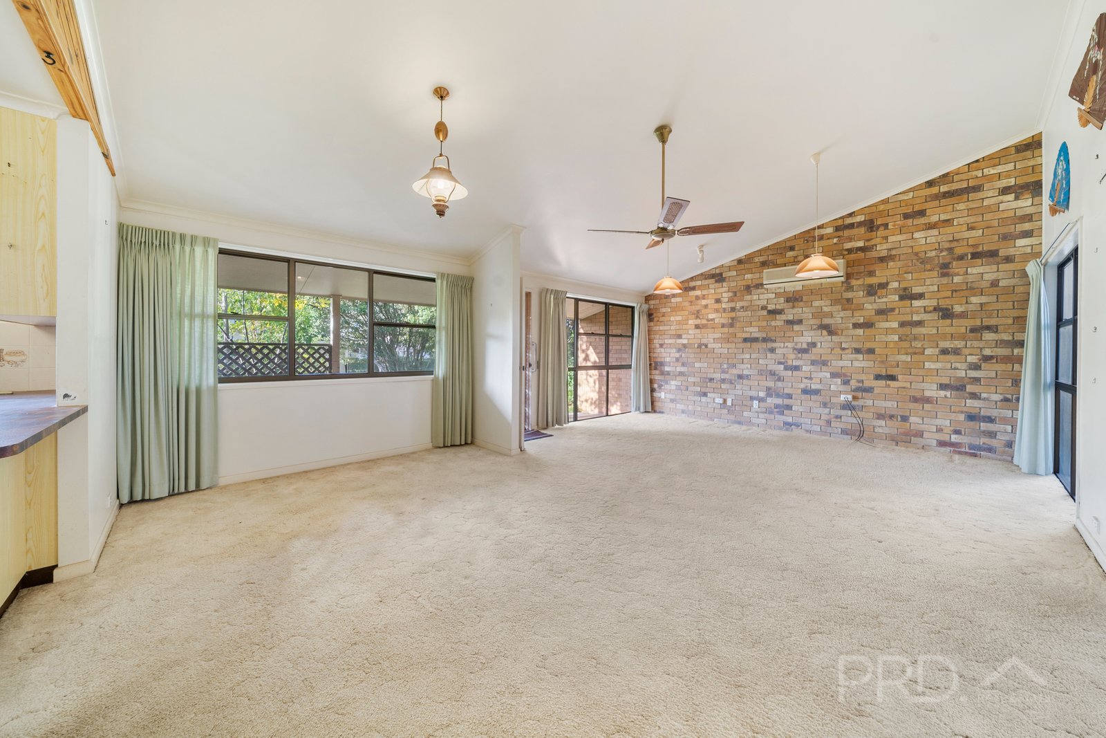 29 TORQUAY Road REDLAND BAY 8
