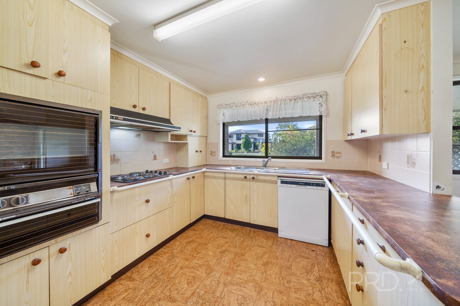 29 TORQUAY Road REDLAND BAY 12