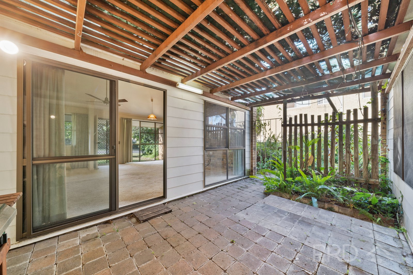 29 TORQUAY Road REDLAND BAY 15