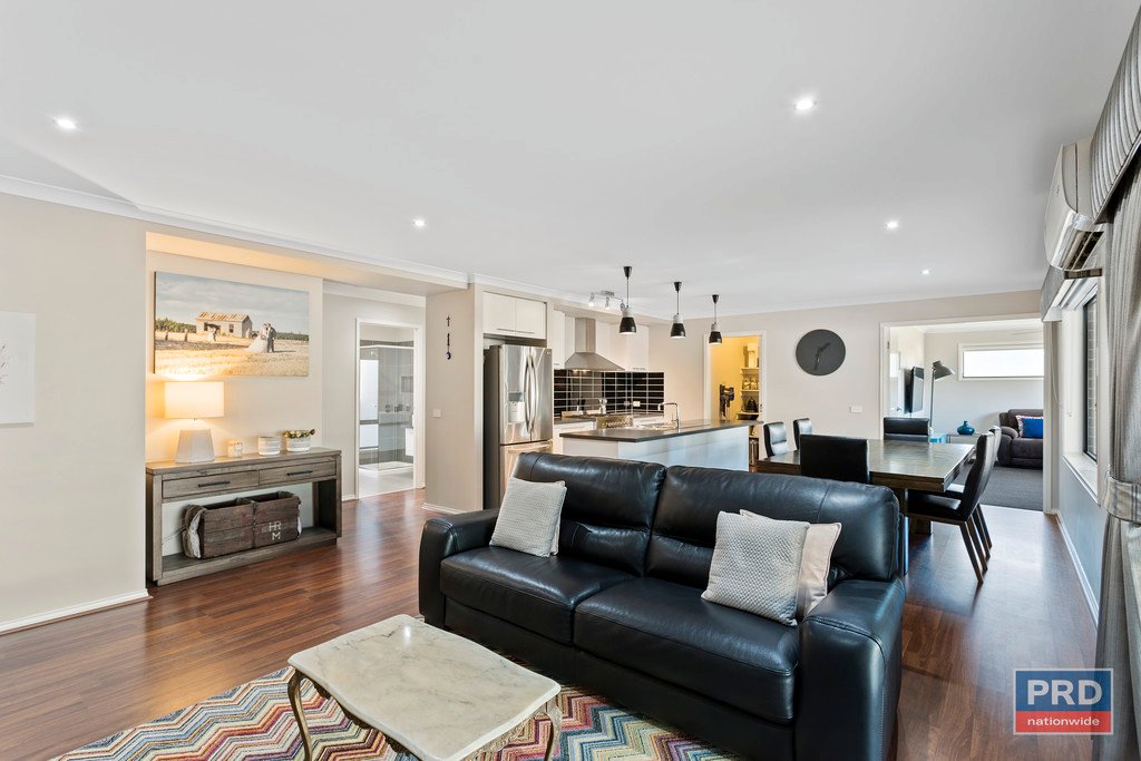 29 Torrens Street MARONG 7